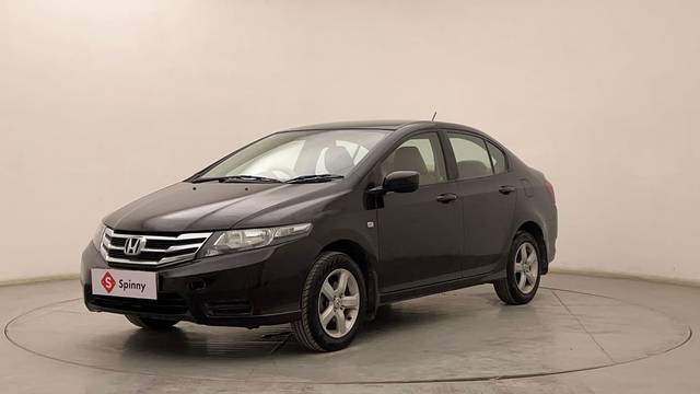 https://images10.gaadi.com/usedcar_image/4543288/original/15471cc5ebc638a7eeb11f79b1c95f1e.JPG?imwidth=6400