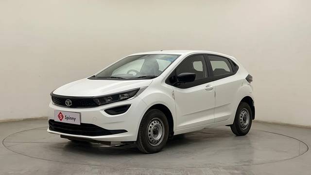 https://images10.gaadi.com/usedcar_image/4543294/original/8e379923e7dba18eaa26ff97e851db94.JPG?imwidth=6400