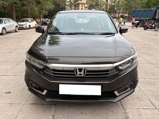 https://images10.gaadi.com/usedcar_image/4543318/original/processed_ad023e6c-2401-4f11-8a0c-7c14967c15b9.jpg?imwidth=6400