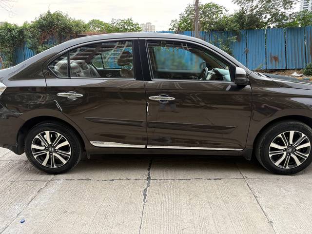 https://images10.gaadi.com/usedcar_image/4543318/original/processed_b1a16789-e8c4-4a41-9ba3-19073b11b134.jpg?imwidth=6401