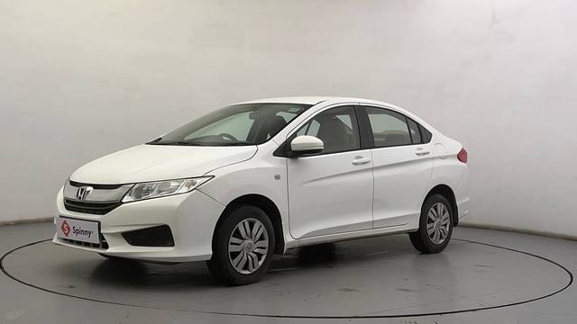 https://images10.gaadi.com/usedcar_image/4543445/original/fd869d70cdd26d0dd67fdf1b5ec350aa.JPG?imwidth=6400