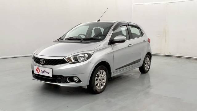 https://images10.gaadi.com/usedcar_image/4543493/original/83d27e011a854616bc1d80a6d6780fd8.JPG?imwidth=6400