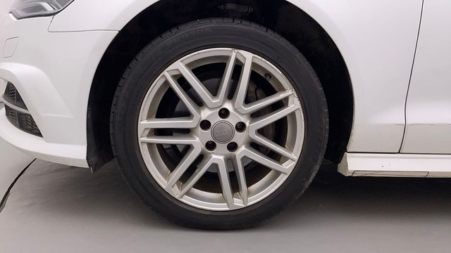 Second-hand 2018 Audi A6 35 TFSI Matrix for sale in Ahmedabad-20