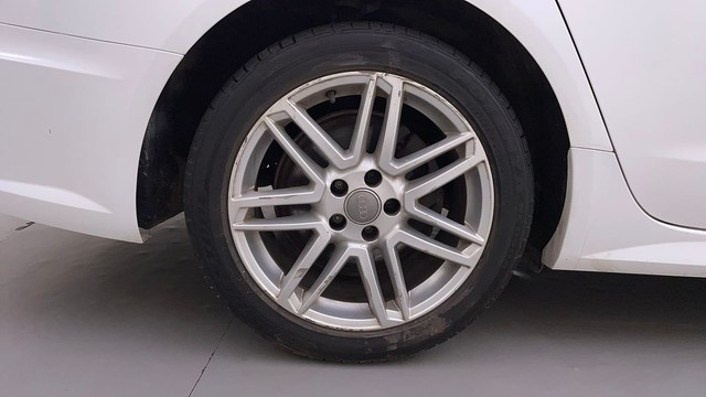 Second-hand 2018 Audi A6 35 TFSI Matrix for sale in Ahmedabad-18