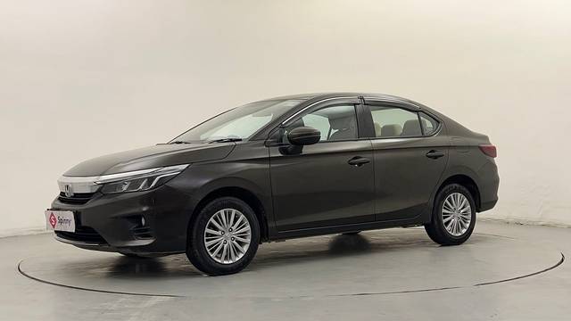https://images10.gaadi.com/usedcar_image/4543546/original/87758dfc7050913c2cd9217d444574cc.JPG?imwidth=6400