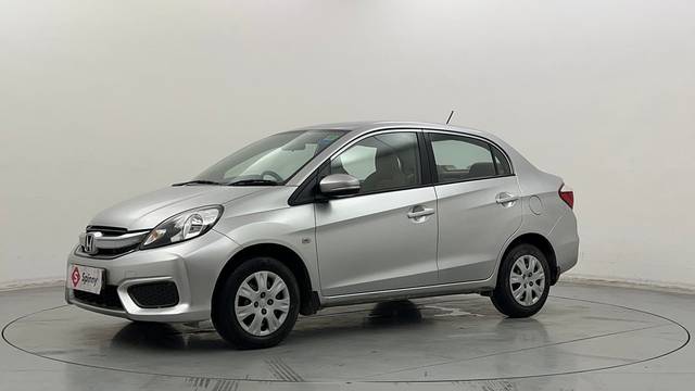 https://images10.gaadi.com/usedcar_image/4543585/original/0f4b6f51b8e0aefc767d8db25c9da69d.JPG?imwidth=6400