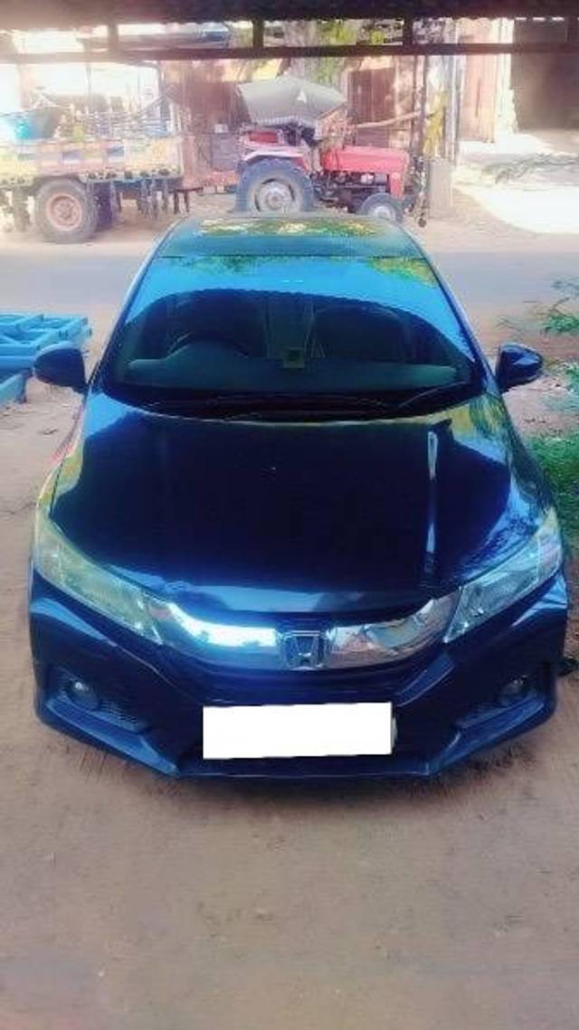 https://images10.gaadi.com/usedcar_image/4543596/original/processed_ab288f26-f5f6-4be2-9659-da7f7c791f13.jpeg?imwidth=6402