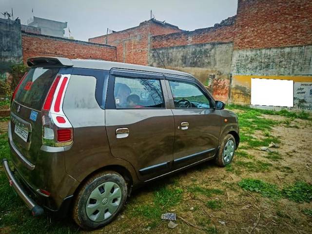 https://images10.gaadi.com/usedcar_image/4543629/original/processed_061a5af6-211a-4cd4-9f5b-d161018d47b5.jpg?imwidth=6401