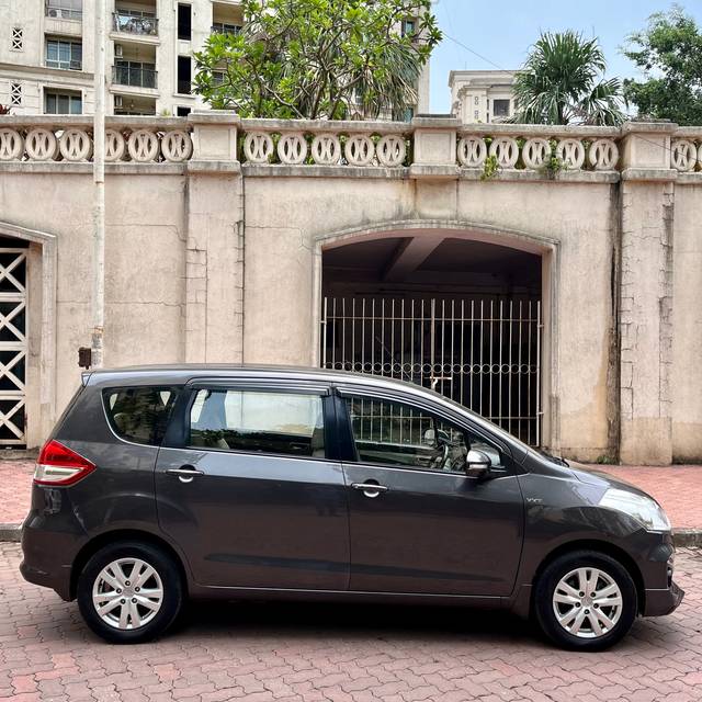 https://images10.gaadi.com/usedcar_image/4543647/original/949dce48d7c52ef8e49f7631ce377836.JPG?imwidth=6401