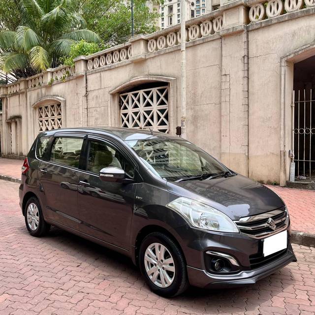 https://images10.gaadi.com/usedcar_image/4543647/original/processed_1fa72d4ff10d0a4b171889f77f1797d1.JPG?imwidth=6400