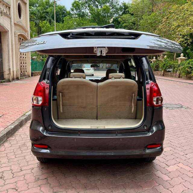 https://images10.gaadi.com/usedcar_image/4543647/original/processed_51c25cd6c1914b204979abac6d8a4028.JPG?imwidth=6402