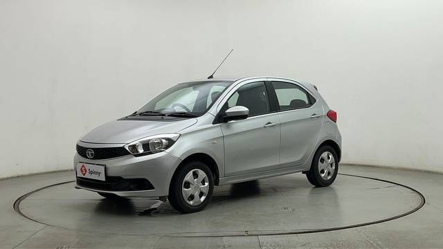 https://images10.gaadi.com/usedcar_image/4543652/original/aca944ea858d30d032b11d0d072a7b09.JPG?imwidth=6400