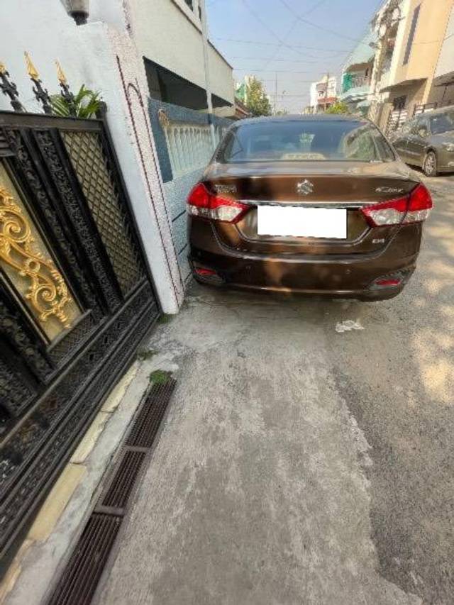 https://images10.gaadi.com/usedcar_image/4543670/original/processed_4beb4135-9d4a-4b12-bc88-646f5aa41424.jpeg?imwidth=6401