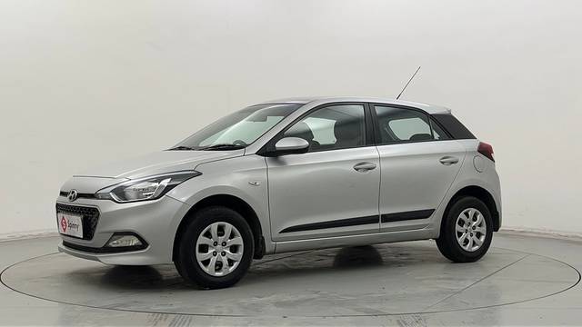 https://images10.gaadi.com/usedcar_image/4543677/original/f5967b3f4cf5811c21924caf2ede2d0d.JPG?imwidth=6400