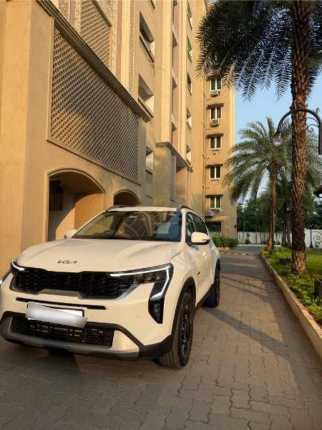 https://images10.gaadi.com/usedcar_image/4543683/original/processed_e2b335c7-3bb2-45d9-bff3-62883a85c6e8.jpg?imwidth=6402