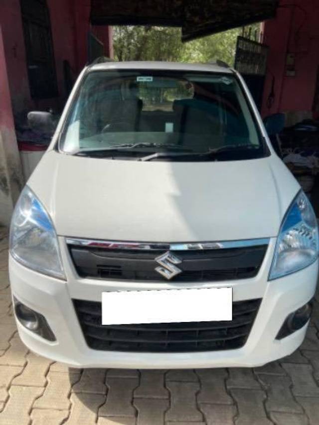 https://images10.gaadi.com/usedcar_image/4543694/original/processed_processed_4fe007c1-ee60-45ce-a742-af46dbe8b59d.jpeg?imwidth=6400