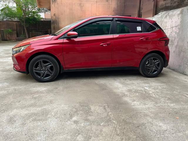 https://images10.gaadi.com/usedcar_image/4543700/original/796e8b33d84f1fb739f595968b4a7a11.jpg?imwidth=6402