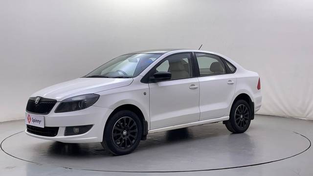 https://images10.gaadi.com/usedcar_image/4543723/original/99e821480adc6681c68c4f8c3218892c.JPG?imwidth=6400