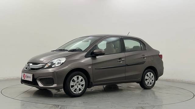 https://images10.gaadi.com/usedcar_image/4543766/original/043488fe3ea12c1032c034650e960935.JPG?imwidth=6400