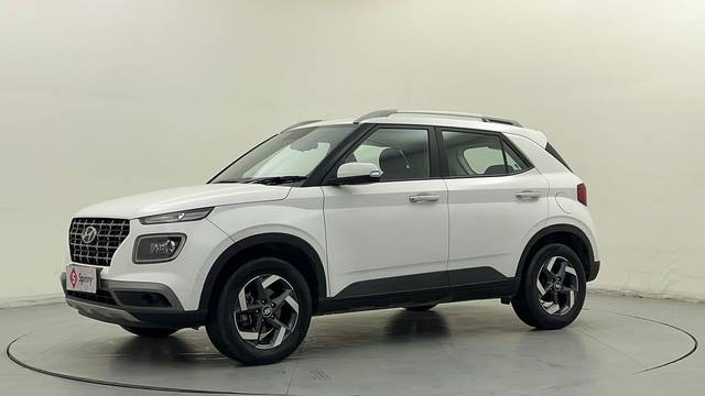 https://images10.gaadi.com/usedcar_image/4543768/original/4260f3f43bd01a7e649cc6e5c7b1f13d.JPG?imwidth=6400