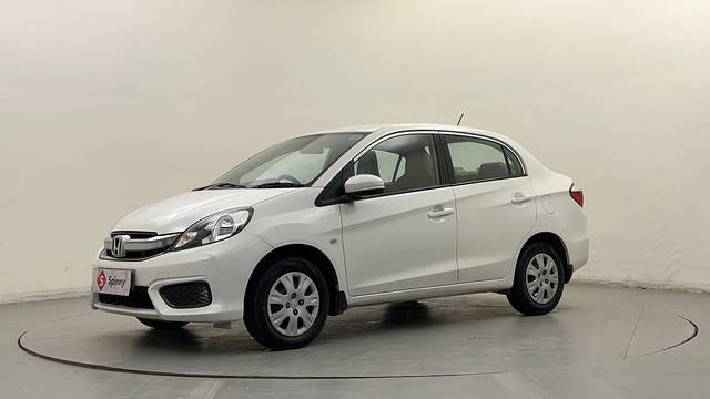https://images10.gaadi.com/usedcar_image/4543775/original/b6cd8da4fefe9bb5e78c6afd1f7fe383.JPG?imwidth=6400