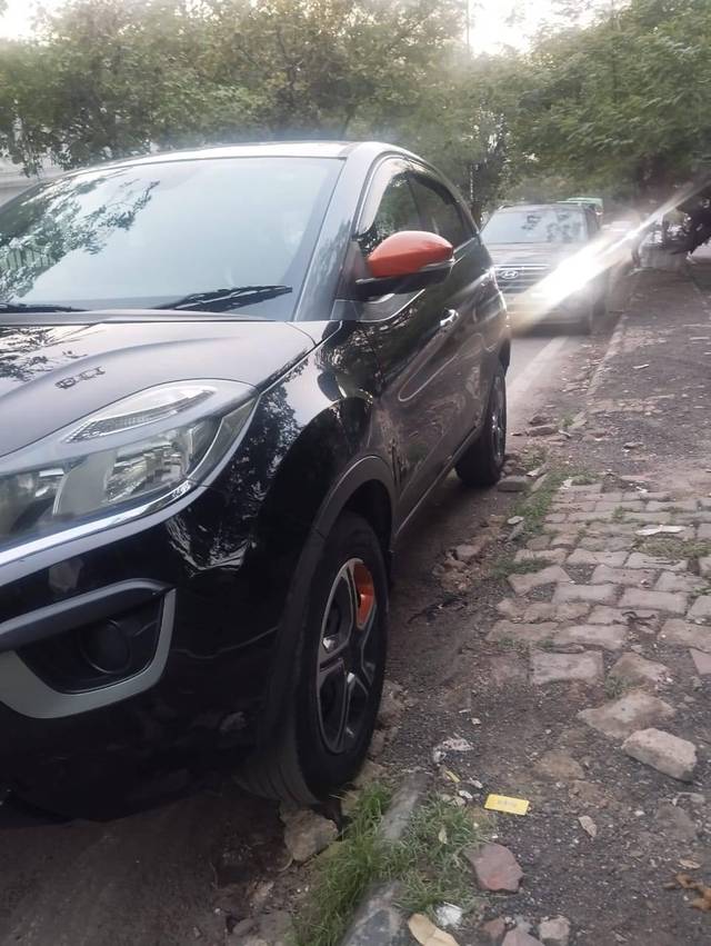 https://images10.gaadi.com/usedcar_image/4543788/original/processed_a3472a30d4e707047a3e9836af41a9ff.jpg?imwidth=6400