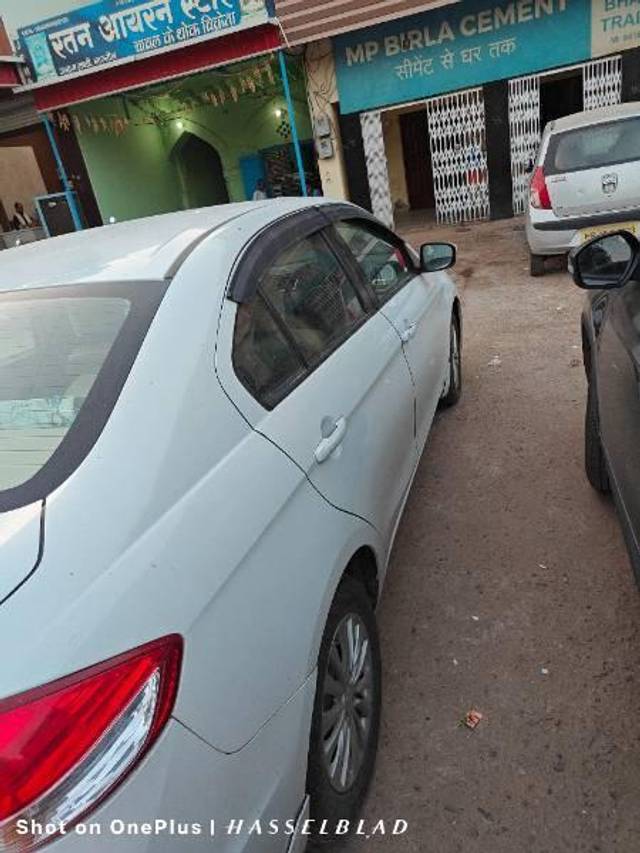 https://images10.gaadi.com/usedcar_image/4543893/original/processed_2ce75b17-886b-4445-8a6c-cb59f4434bae.jpg?imwidth=6400
