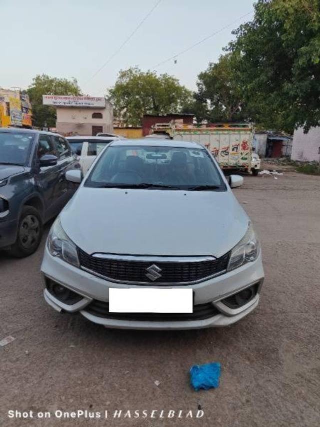 https://images10.gaadi.com/usedcar_image/4543893/original/processed_d033b0de-3c2e-4a16-a97e-94ebfd8c9563.jpg?imwidth=6402