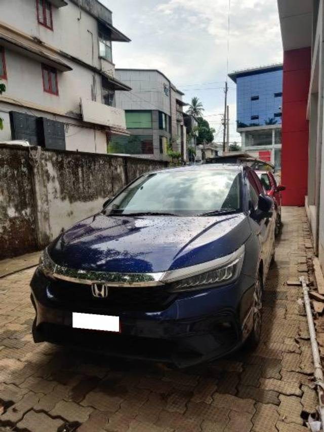 https://images10.gaadi.com/usedcar_image/4543901/original/processed_15d0484b-284f-4938-ae6c-c5dc4dbae9ae.jpeg?imwidth=6400