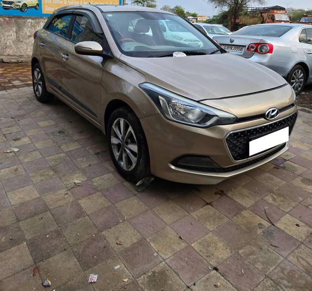https://images10.gaadi.com/usedcar_image/4543920/original/processed_37101bb45d4cf81b322ccaad20516ff9.jpg?imwidth=6400