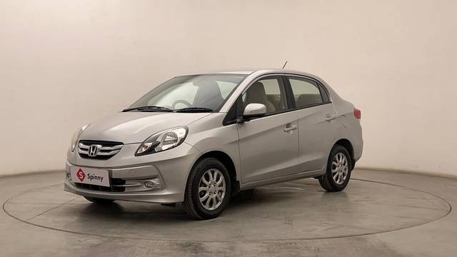 https://images10.gaadi.com/usedcar_image/4543950/original/ef93bcfc90c01891a0e1351d48ab5859.JPG?imwidth=6400
