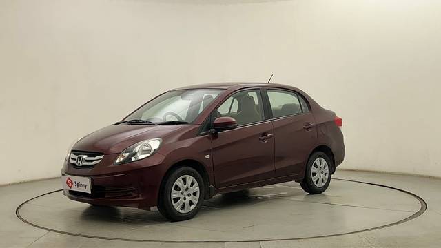 https://images10.gaadi.com/usedcar_image/4544010/original/7a1f2b08f8bbf6bb84023056fc85ab1f.JPG?imwidth=6400