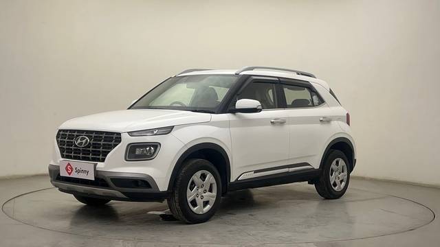 https://images10.gaadi.com/usedcar_image/4544025/original/8e012320f371ab0d507ae215d405eeb8.JPG?imwidth=6400