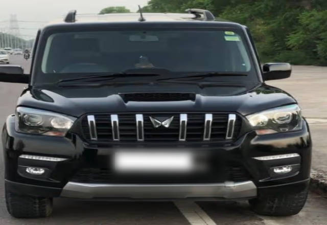 https://images10.gaadi.com/usedcar_image/4544039/original/a091911f-0e8b-47a1-9b88-ce0a569e6220.?imwidth=6400