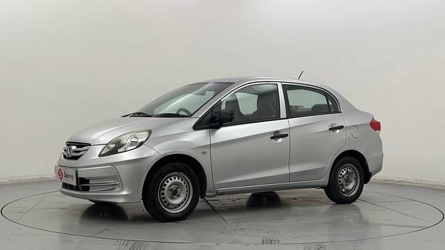 https://images10.gaadi.com/usedcar_image/4544048/original/11e1e602c179fca94ab7ab0878f2d49e.JPG?imwidth=6400