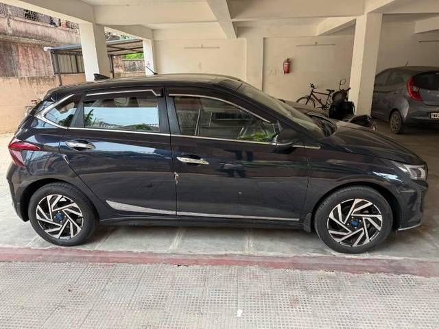 https://images10.gaadi.com/usedcar_image/4544066/original/processed_19f0b4eb-8ead-43a0-85fa-159845cd77a6.jpeg?imwidth=6401