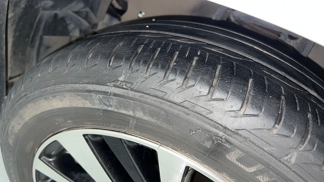 Second-hand 2022 Toyota Innova Crysta 2.7 ZX 7 STR AT for sale in Lucknow-36