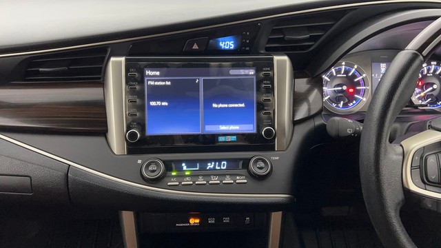 Second-hand 2022 Toyota Innova Crysta 2.7 ZX 7 STR AT for sale in Lucknow-29