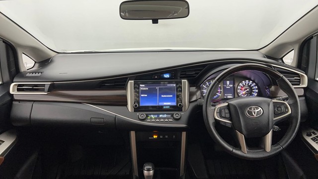 Second-hand 2022 Toyota Innova Crysta 2.7 ZX 7 STR AT for sale in Lucknow-11