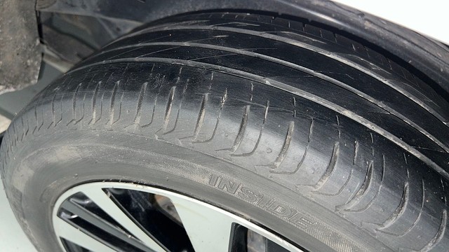 Second-hand 2022 Toyota Innova Crysta 2.7 ZX 7 STR AT for sale in Lucknow-35