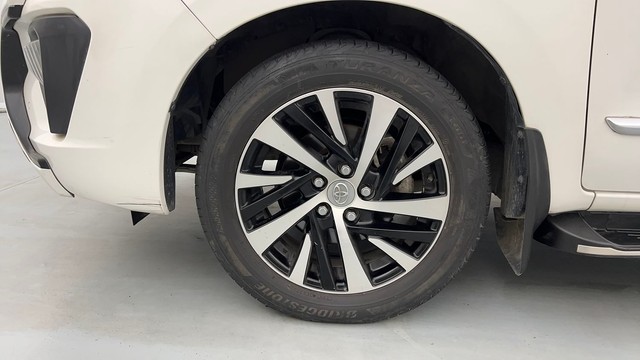 Second-hand 2022 Toyota Innova Crysta 2.7 ZX 7 STR AT for sale in Lucknow-20