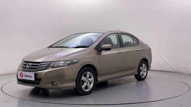 https://images10.gaadi.com/usedcar_image/4544105/original/f1b3c9c3c406b79e424cd7607989c5eb.JPG?imwidth=6400