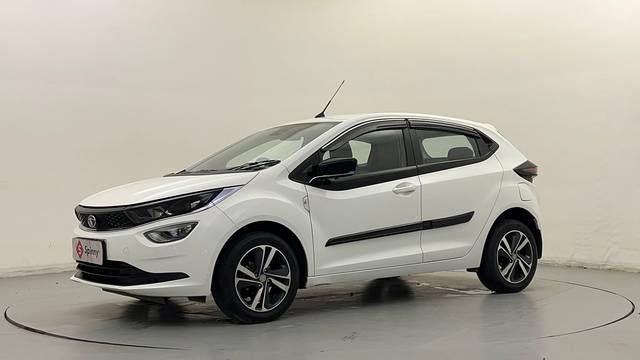 https://images10.gaadi.com/usedcar_image/4544154/original/b3da922e081177fdf72c66a8e85d1079.JPG?imwidth=6400