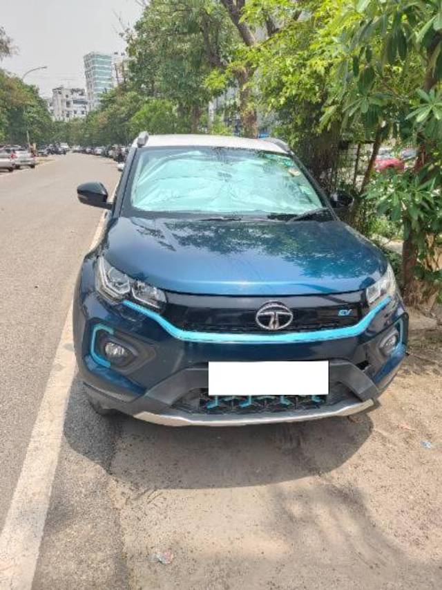 https://images10.gaadi.com/usedcar_image/4544228/original/processed_11f1f7f7-77a5-42f5-8440-e9a8b22792c4.jpg?imwidth=6400