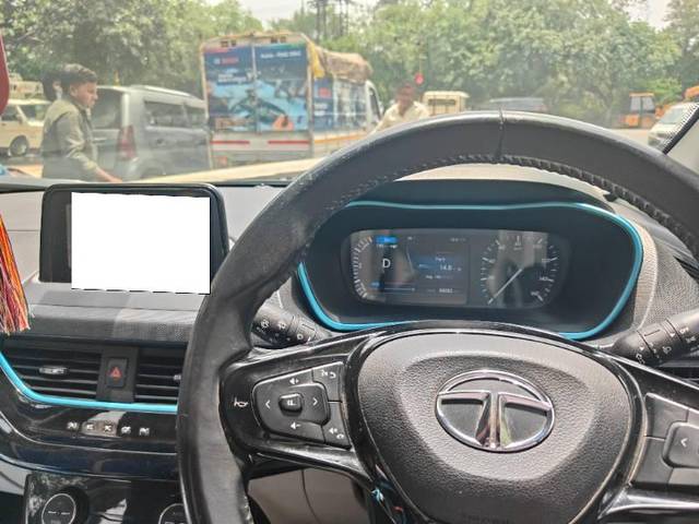 https://images10.gaadi.com/usedcar_image/4544228/original/processed_8268f49b-4d8b-4432-8d5d-ac1449203094.jpg?imwidth=6401