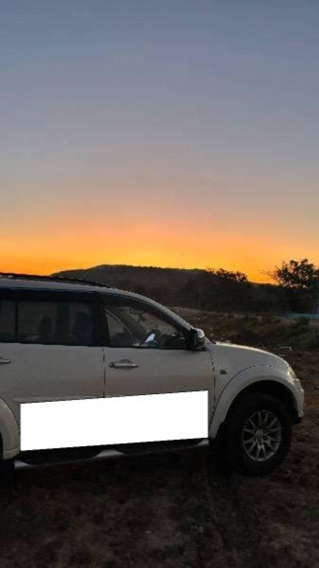 https://images10.gaadi.com/usedcar_image/4544234/original/processed_6e1339f2-05ae-4b02-98b5-fc5906fc07b6.jpeg?imwidth=6402