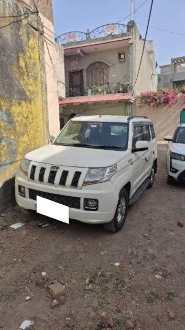 https://images10.gaadi.com/usedcar_image/4544269/original/processed_29cb1ef3-abda-43af-91ce-8fb0e8f81549.jpg?imwidth=6402