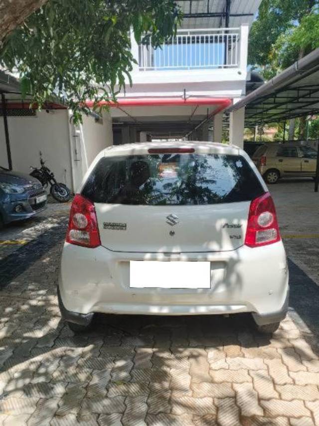 https://images10.gaadi.com/usedcar_image/4544275/original/processed_51cccc40-7e7d-499b-99ff-cd3df24485a9.jpg?imwidth=6402