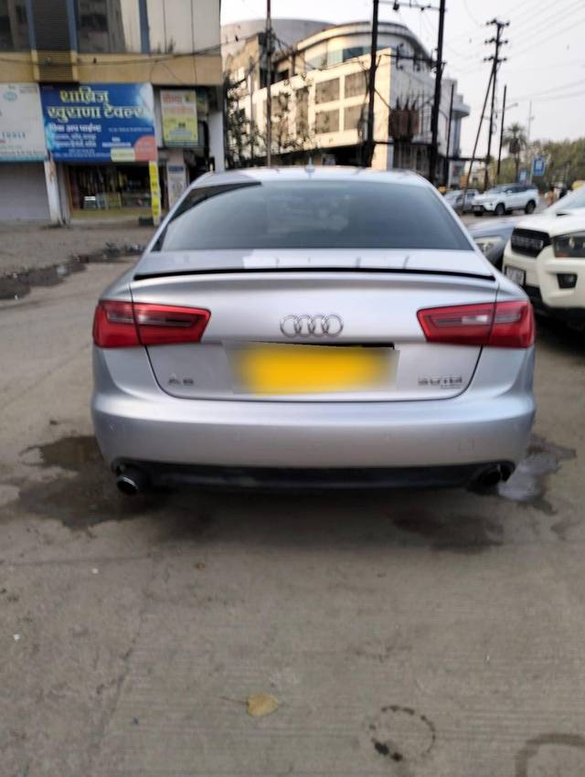 https://images10.gaadi.com/usedcar_image/4544278/original/processed_590cddbf6305b22c8b9a48595bc59355.jpeg?imwidth=6401