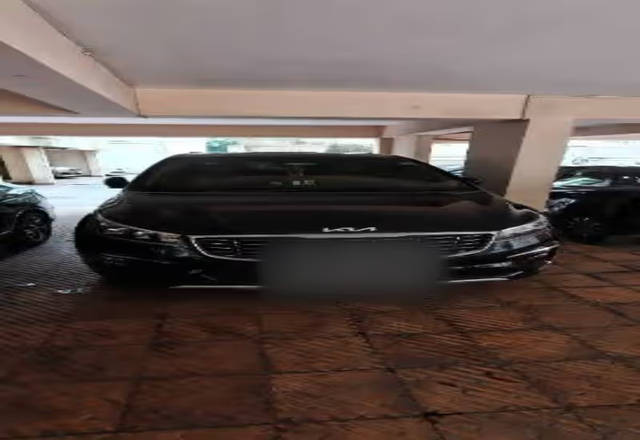 https://images10.gaadi.com/usedcar_image/4544280/original/ccfea140-94f6-4450-880d-7eddd1035bd8.?imwidth=6400